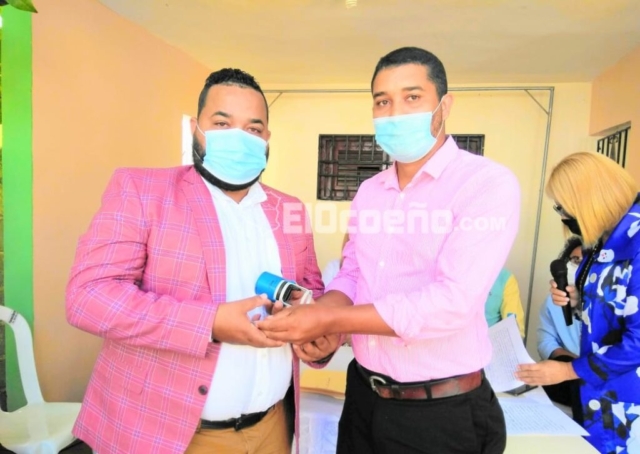 Juramentan nuevo director provincial juventud; Gobernadora asegura ahora sí el gobierno irá al rescate de jóvenes (2)