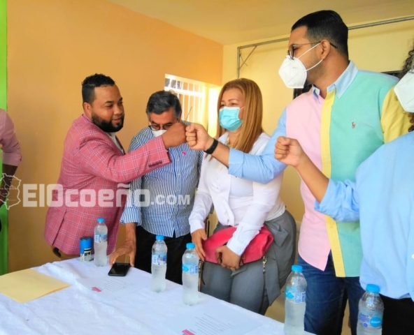 Juramentan nuevo director provincial juventud; Gobernadora asegura ahora sí el gobierno irá al rescate de jóvenes (4)