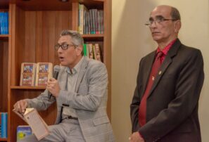 Centro Cultural Perelló pone a circular libro «Tesoros de Baní» del periodista Luis Manuel Pimen......