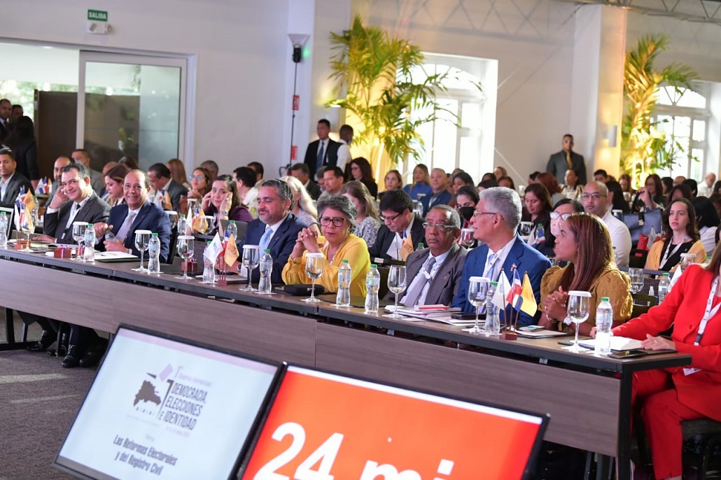 Presidente de la JCE clausura congreso; cita la reforma electoral y del ...