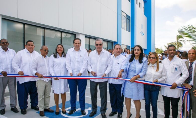Presidente Abinader inaugura primer hospital traumatológico de la región Sur para beneficiar a más de un millón de habitantes