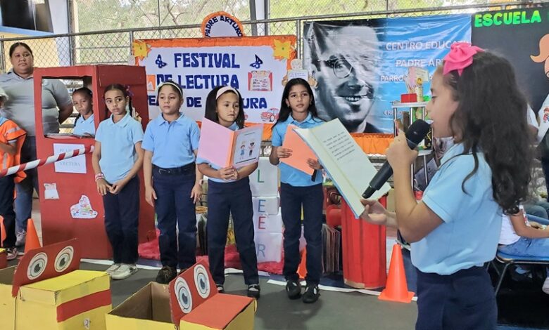 21 centros educativos participaron del Festival Distrital de lectura en Ocoa