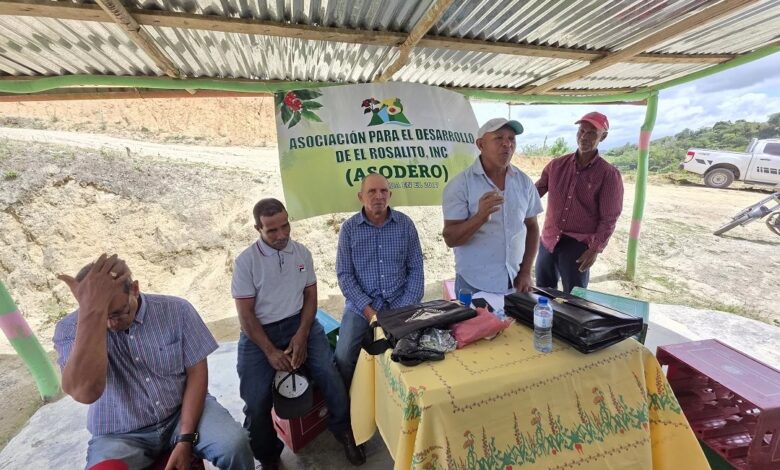 El Rosalito de Ocoa implora por agua para «hacer parir la tierra»