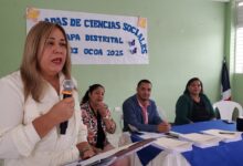 Escritora Ocoeña expresa ningún estudiante puede ser capaz de avanzar sino lee