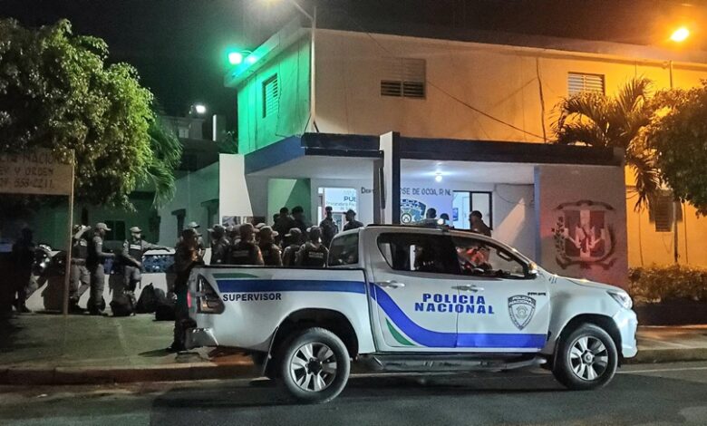 La policía de Ocoa recibe 60 agentes para los operativos de Semana Santa