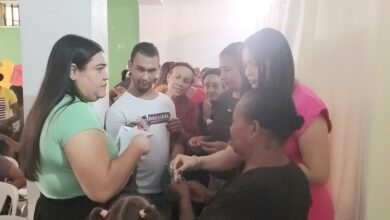 Empresario agrícola ocoeño Bolívar Diaz lleva más de 15 años entregando regalos a las madres