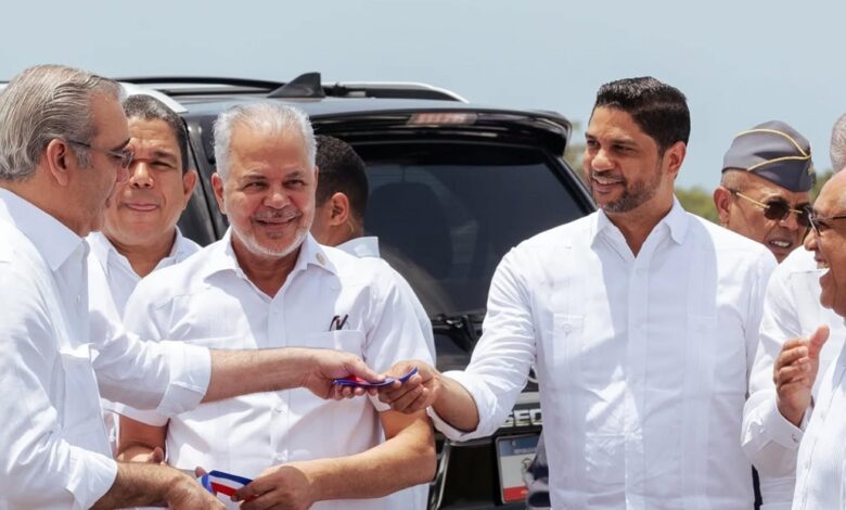 Administrador de EGEHID participa de acto inaugural de la Circunvalación de Baní