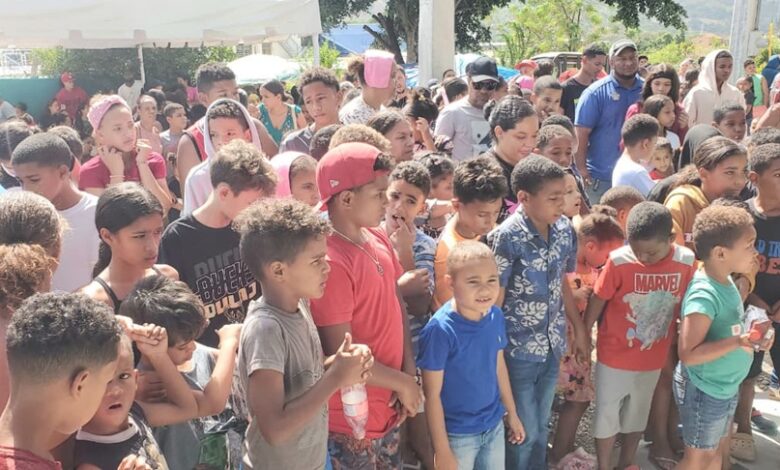 Empresario Ocoeño Neury Tejeda y su Fundación entregan más de 2 mil mochilas y juguetes a niños y niñas