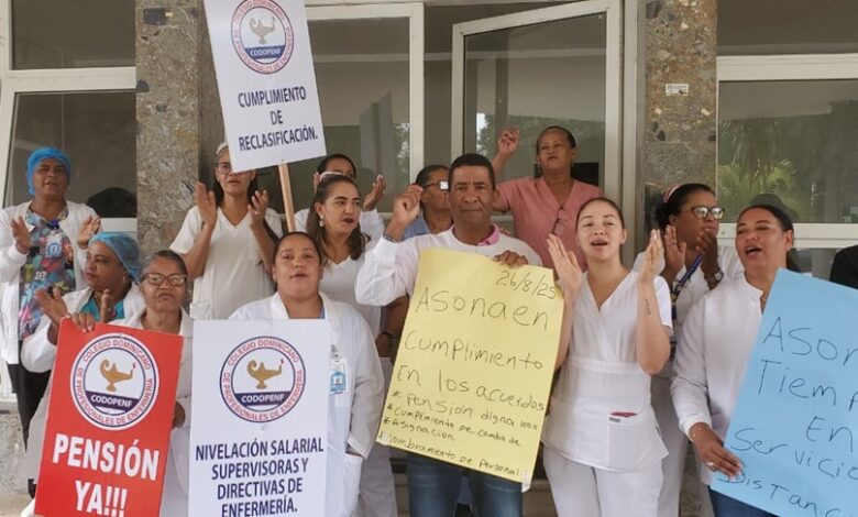 Enfermeras que laboran en Hospital San José inician paro por 24 horas en demanda de reivindicaciones