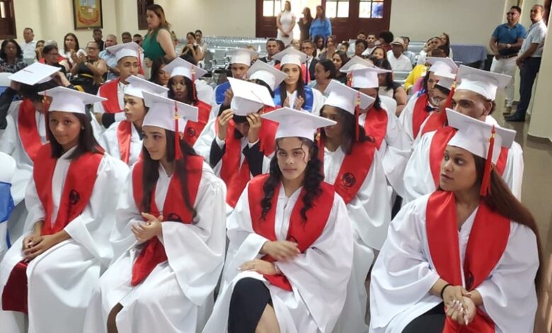 Liceo en Artes Juan Pablo Duarte de Ocoa gradúa bachilleres en música y multimedia2