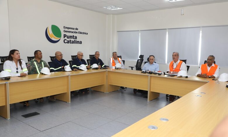 Presidente Abinader supervisa las condiciones de la Central Punta Catalina en Baní2