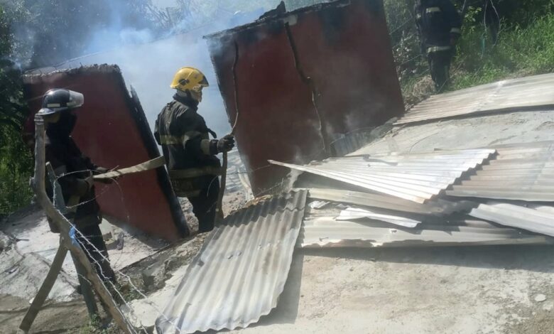 Señora de 55 años con aparentes trastornos mentales incendia vivienda tras prender anafe en El Pinar de Ocoa
