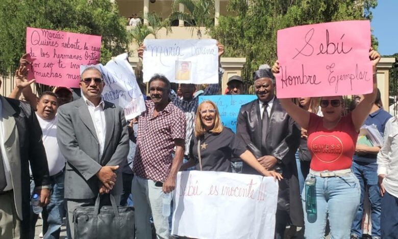 Protestan en tribunal de Ocoa en defensa hombre imputado de supuesta agresión contra mujer