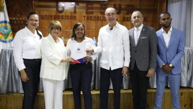 MESCyT otorga 117 becas nacionales a estudiantes de UTESUR en Azua