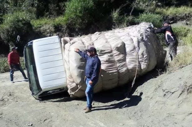 Productor dice camiones no sacan productos por mal estado carretera zona alta El Pinar, Ocoa