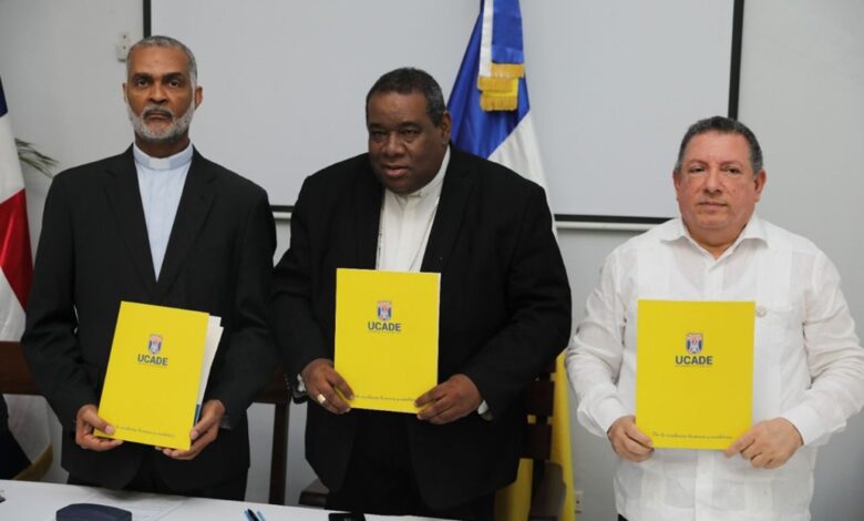 COOPNAMA y UCADE firman acuerdo interinstitucional