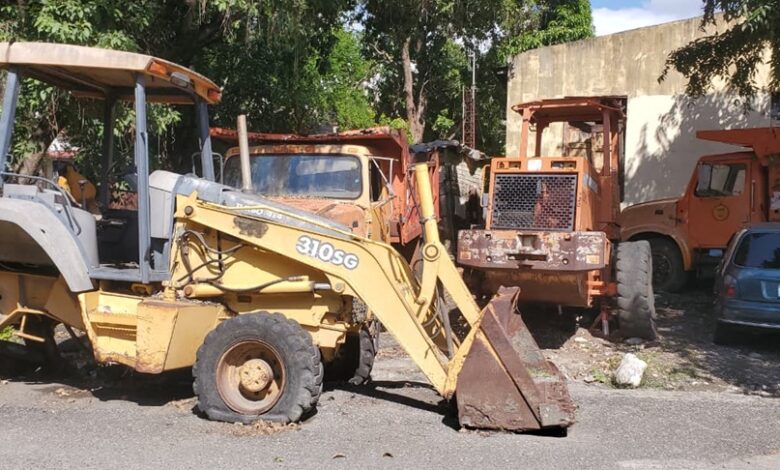 Equipos en campamento Obras Públicas en Ocoa llevan más de 10 años abandonados a su suerte