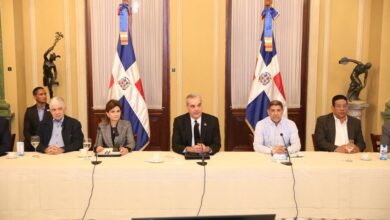 Presidente Abinader se reúne con funcionarios para continuar evaluando seguimiento a daños causados por fenómeno atmosférico Melissa