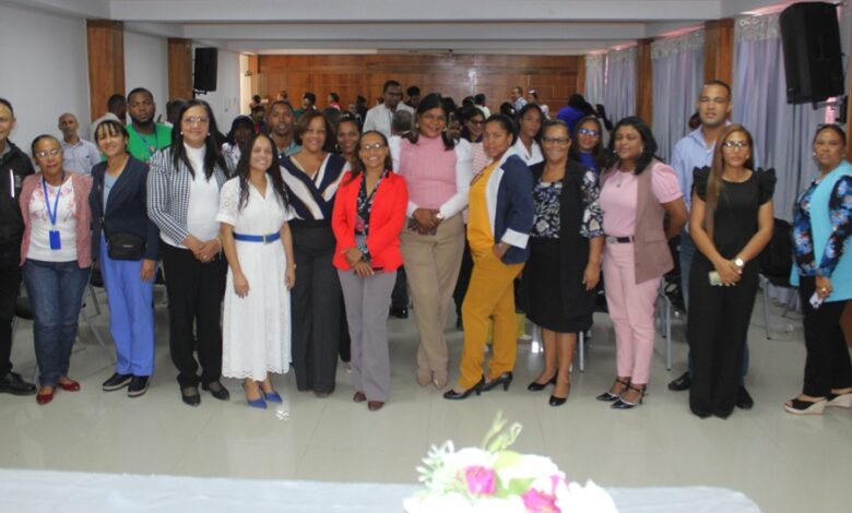 Utesur capacitará más de 600 maestros de Baní, Ocoa y Padre Las Casas para el programa CRECE Primaria