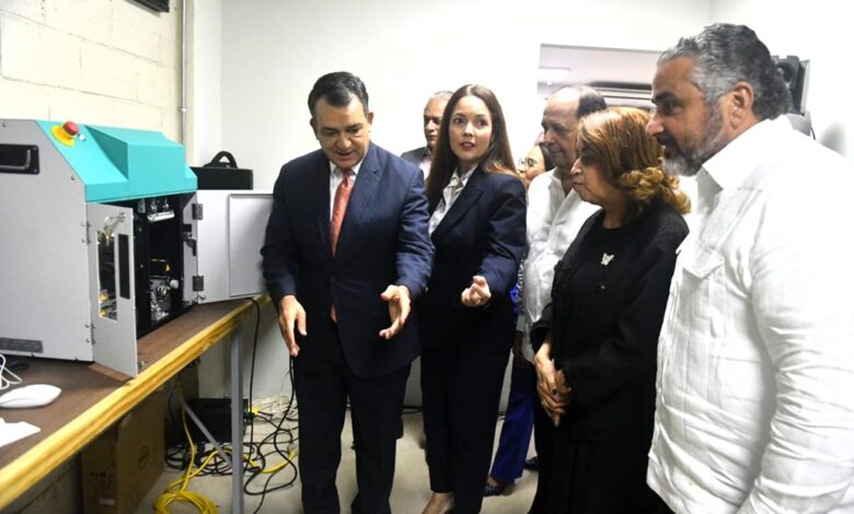 JCE inicia calibración y personalización de primeras máquinas que imprimirán la nueva cédula
