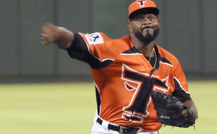 Lanzador ocoeño Jhan Mariñez es seleccionado por los Toros en draft para Round Robin; regresa con su antiguo equipo